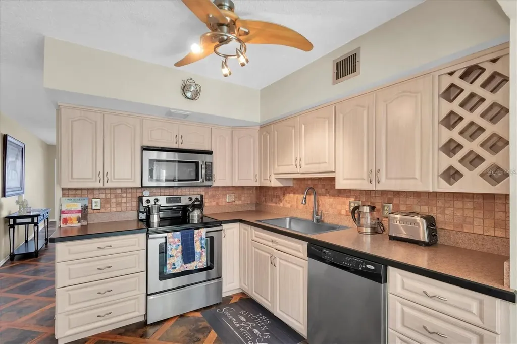 2469 Franciscan Drive Clearwater FL 33763