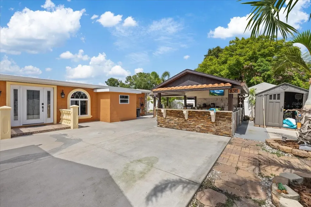 8318 Drycreek Drive Tampa FL 33615