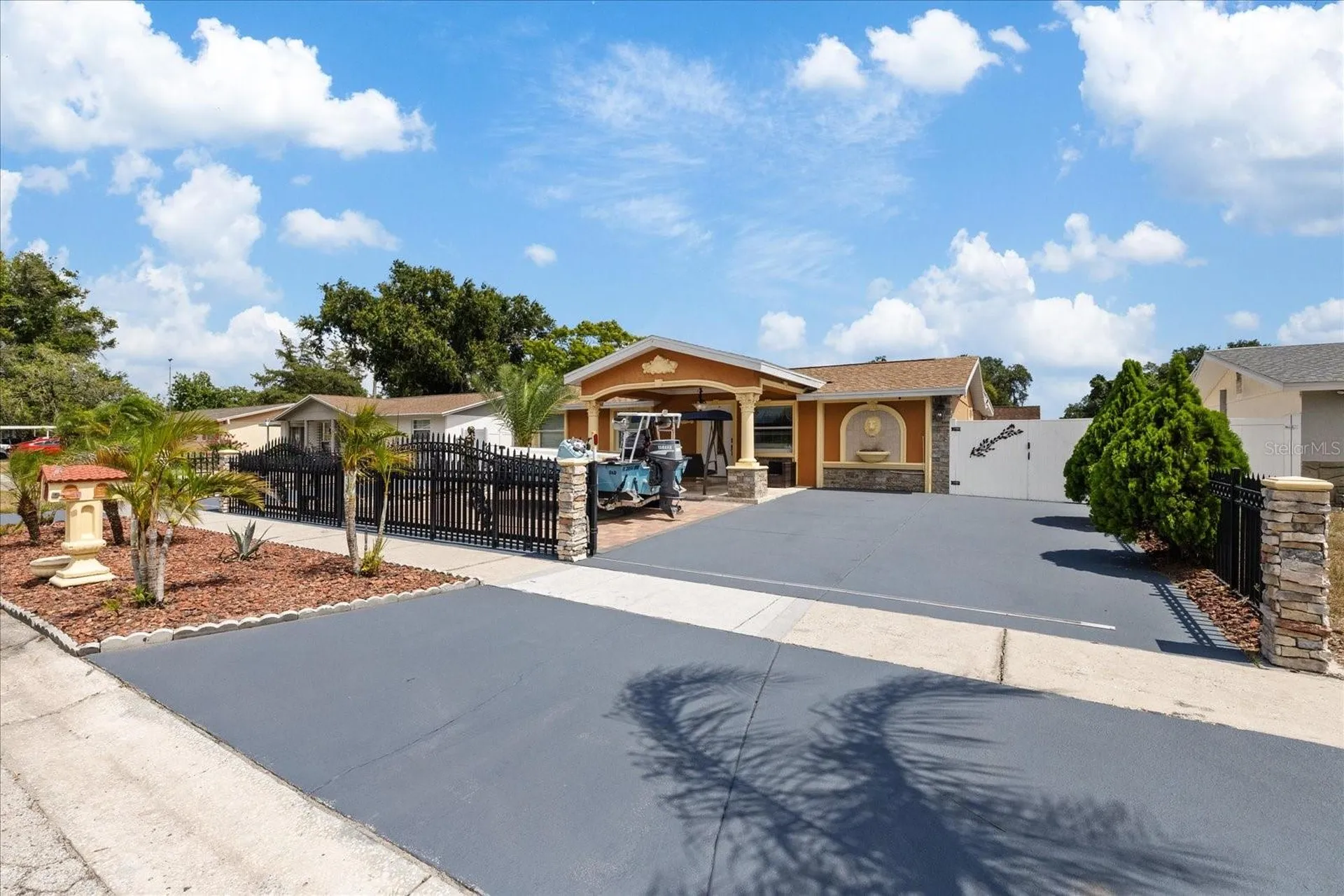 8318 Drycreek Drive Tampa FL 33615