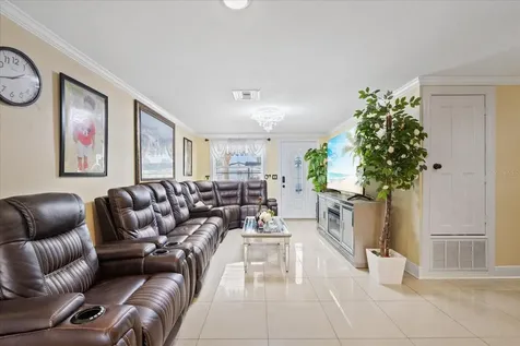 8318 Drycreek Drive Tampa FL 33615