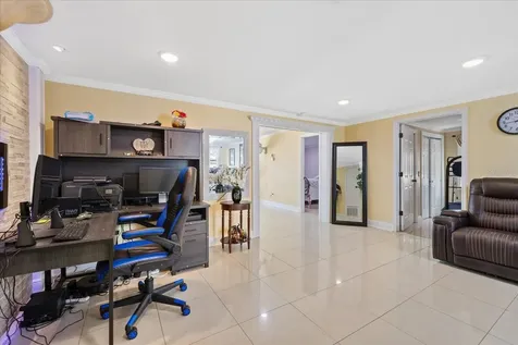 8318 Drycreek Drive Tampa FL 33615