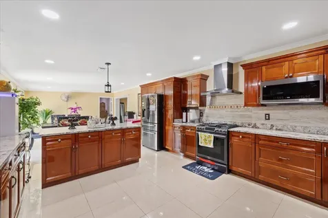 8318 Drycreek Drive Tampa FL 33615