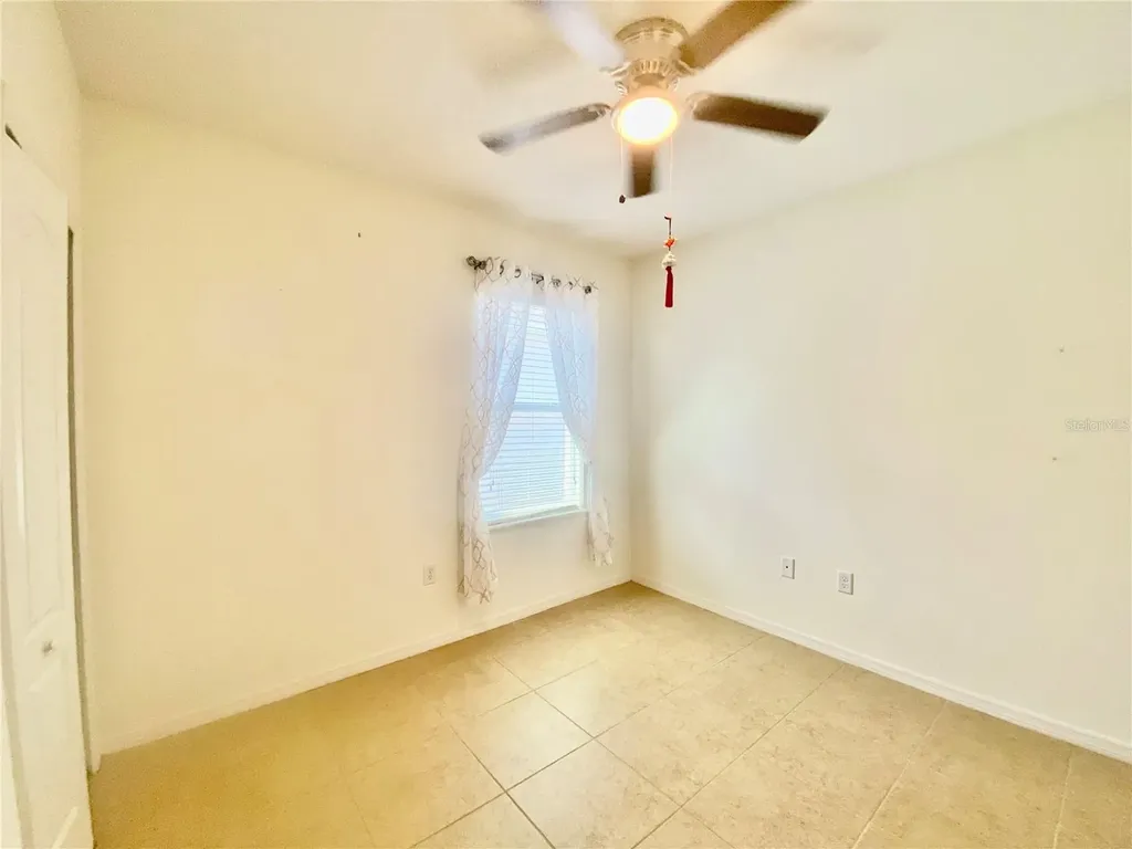 2285 Canyon Breeze Avenue Kissimmee FL 34746