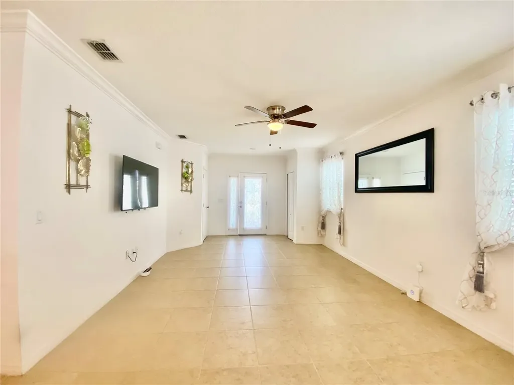 2285 Canyon Breeze Avenue Kissimmee FL 34746