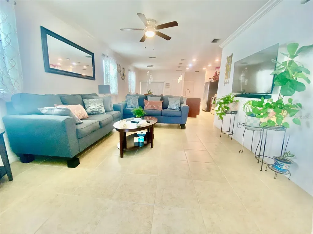2285 Canyon Breeze Avenue Kissimmee FL 34746