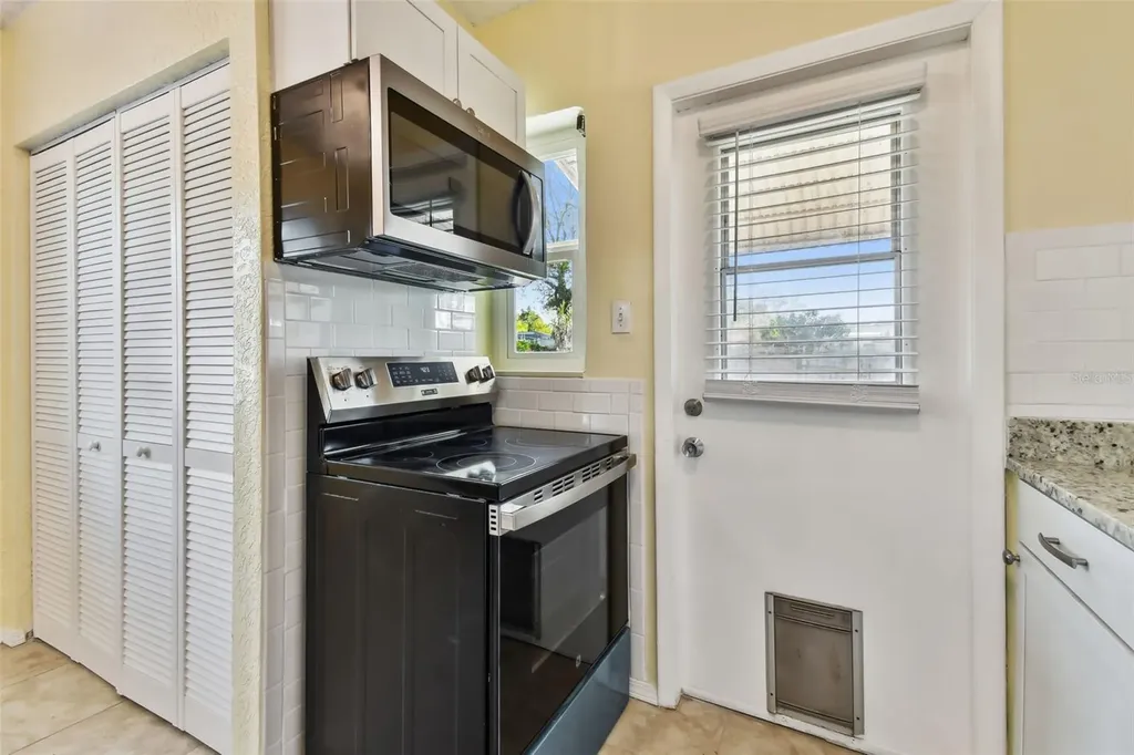 270 41st Avenue NE St Petersburg FL 33702