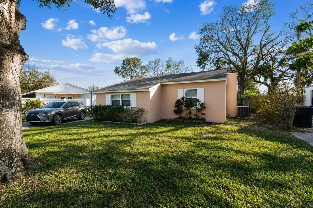 270 41st Avenue NE St Petersburg FL 33702
