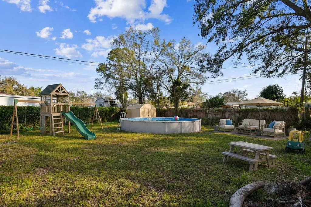 270 41st Avenue NE St Petersburg FL 33702