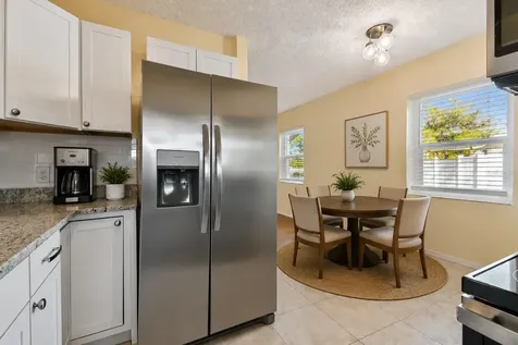 270 41st Avenue NE St Petersburg FL 33702