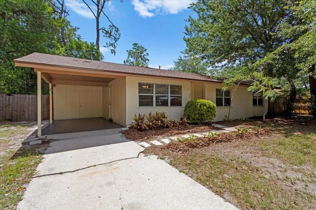 1302 NE 14th Terrace Gainesville FL 32601