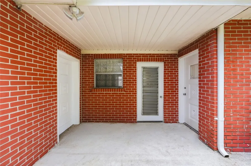 1475 S Lake Howard Drive Winter Haven FL 33880