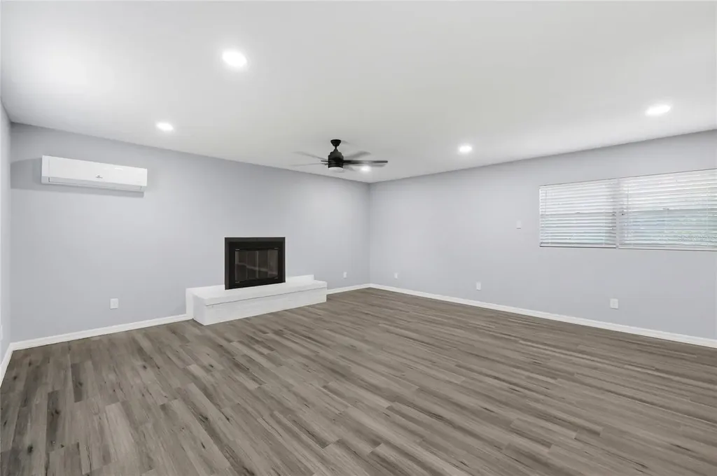 1475 S Lake Howard Drive Winter Haven FL 33880
