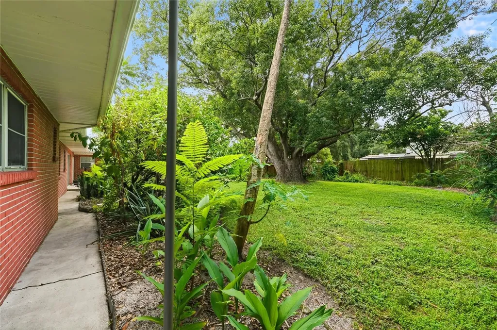 1475 S Lake Howard Drive Winter Haven FL 33880