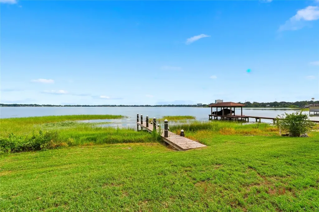 1475 S Lake Howard Drive Winter Haven FL 33880