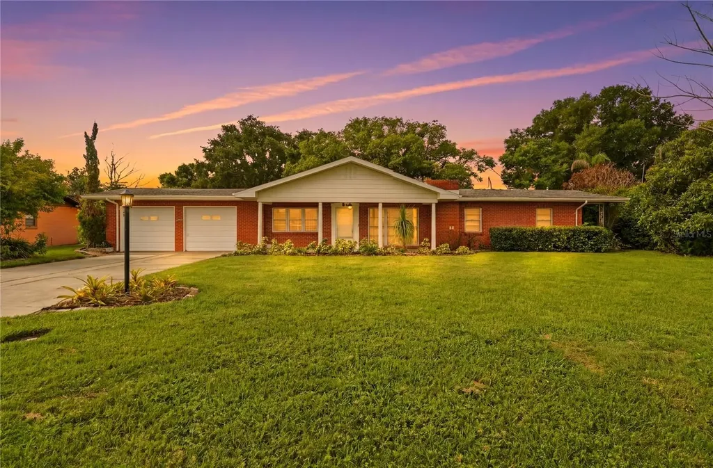 1475 S Lake Howard Drive Winter Haven FL 33880