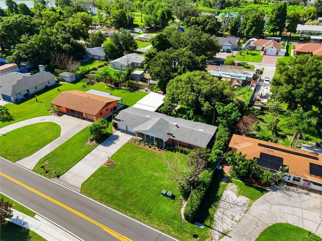 1475 S Lake Howard Drive Winter Haven FL 33880