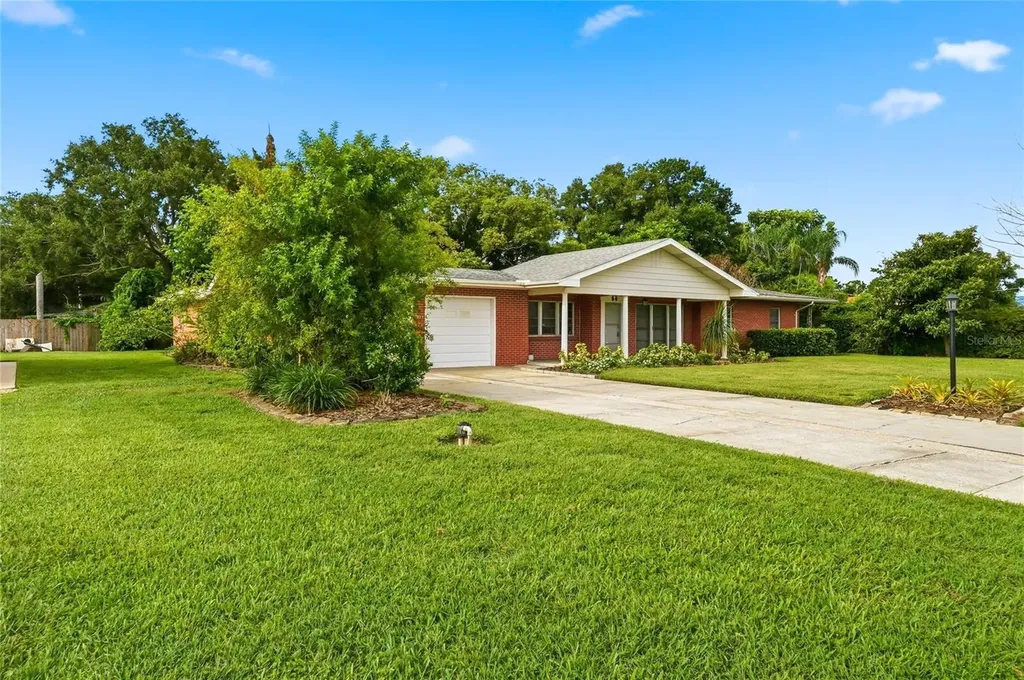 1475 S Lake Howard Drive Winter Haven FL 33880