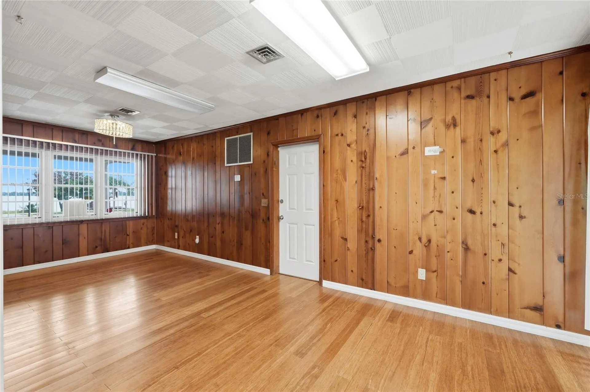 1475 S Lake Howard Drive Winter Haven FL 33880