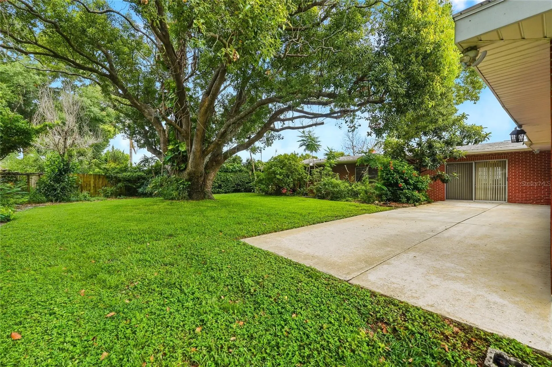 1475 S Lake Howard Drive Winter Haven FL 33880