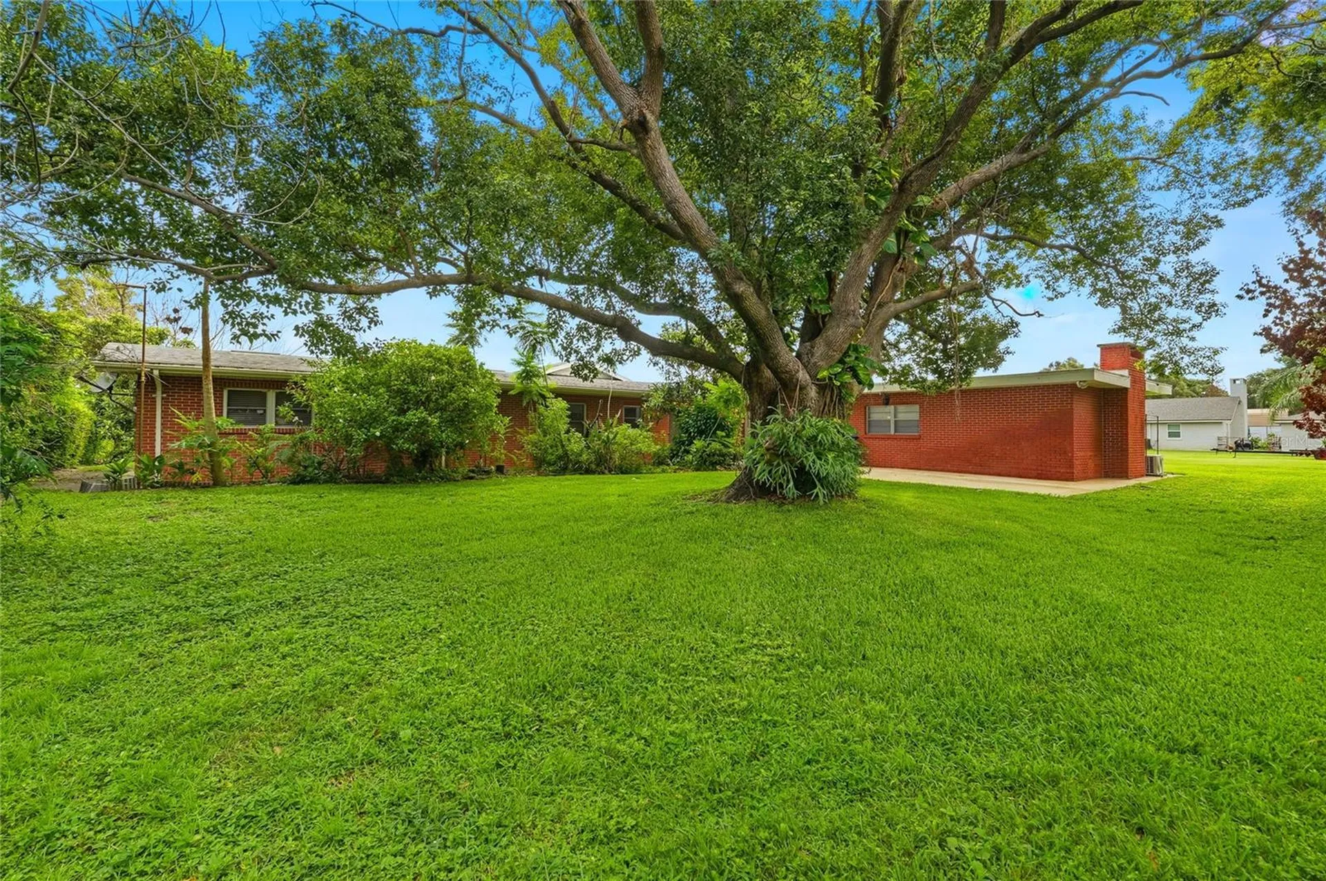 1475 S Lake Howard Drive Winter Haven FL 33880
