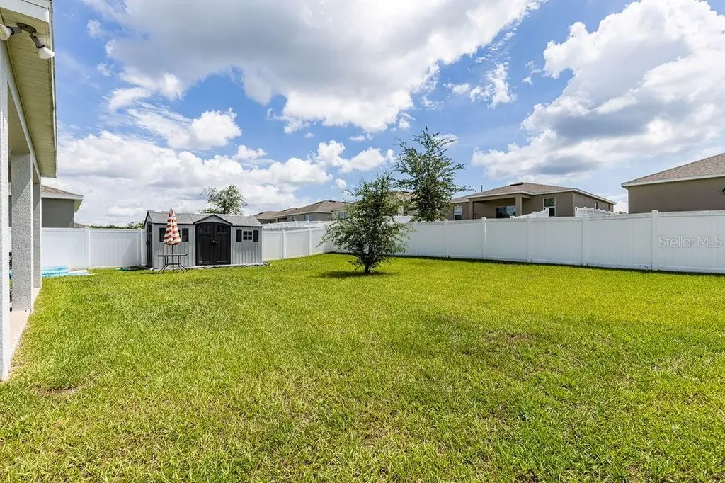 3319 Curlew Avenue Leesburg FL 34748
