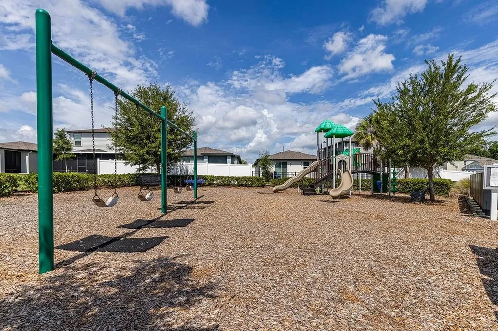 3319 Curlew Avenue Leesburg FL 34748
