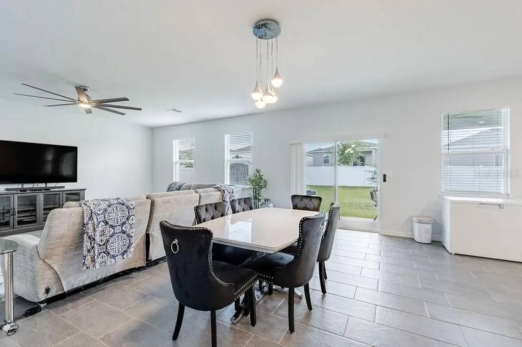 3319 Curlew Avenue Leesburg FL 34748