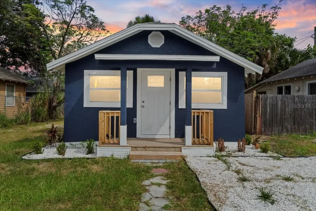 2810 6th Street S St Petersburg FL 33705