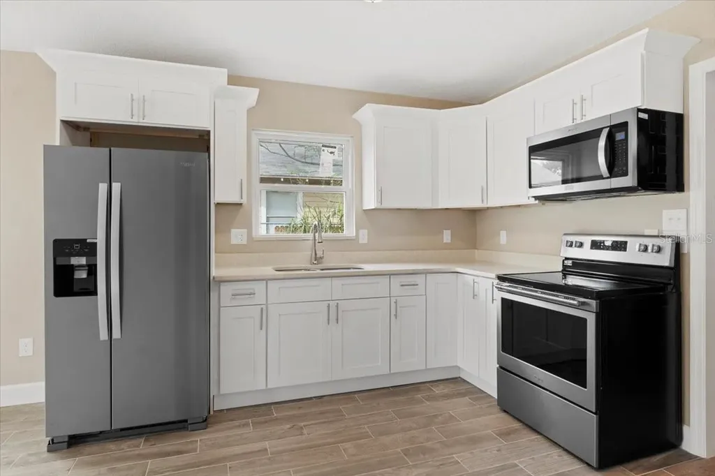 2810 6th Street S St Petersburg FL 33705