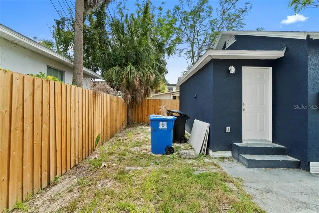 2810 6th Street S St Petersburg FL 33705