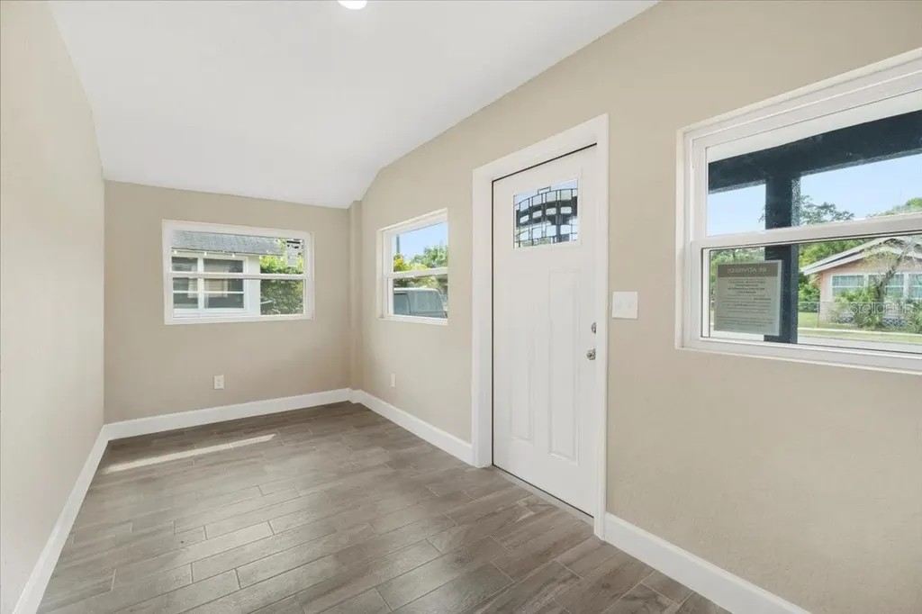 2810 6th Street S St Petersburg FL 33705