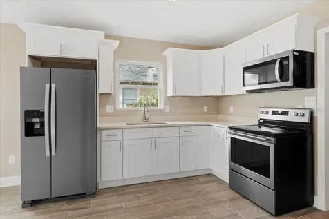 2810 6th Street S St Petersburg FL 33705