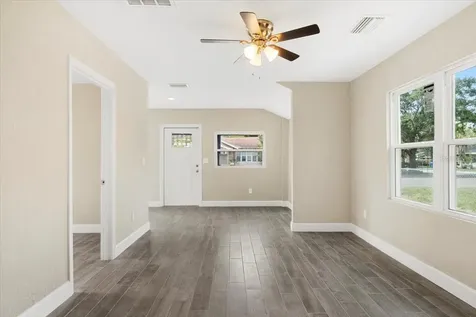 2810 6th Street S St Petersburg FL 33705