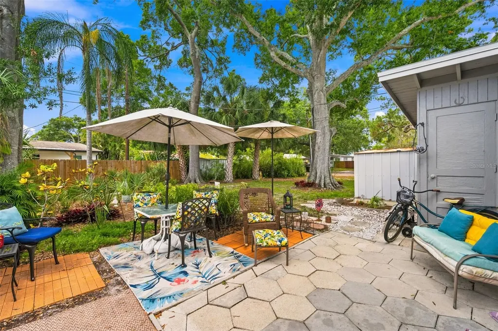 538 82nd Avenue N St Petersburg FL 33702