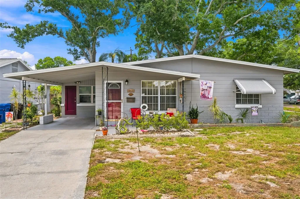 538 82nd Avenue N St Petersburg FL 33702
