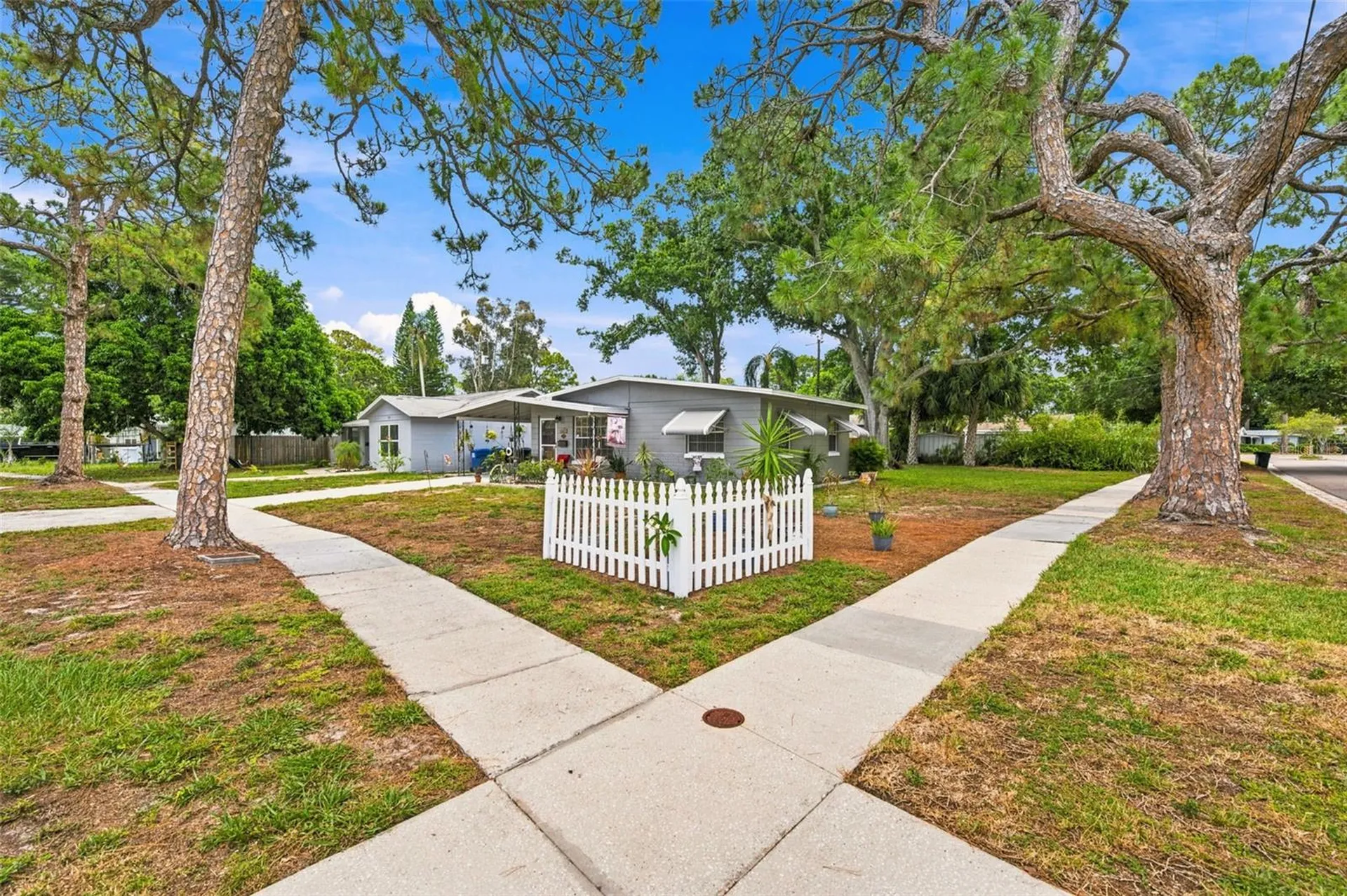 538 82nd Avenue N St Petersburg FL 33702