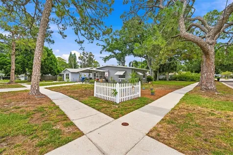 538 82nd Avenue N St Petersburg FL 33702