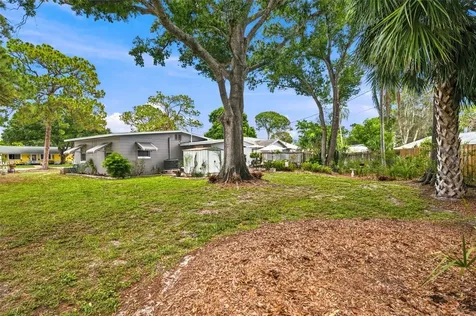 538 82nd Avenue N St Petersburg FL 33702