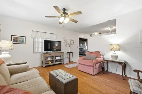 538 82nd Avenue N St Petersburg FL 33702