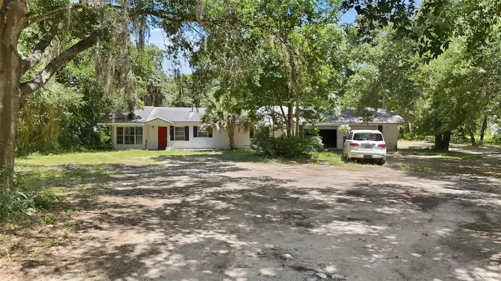 2675 E Washington Avenue Eustis FL 32726