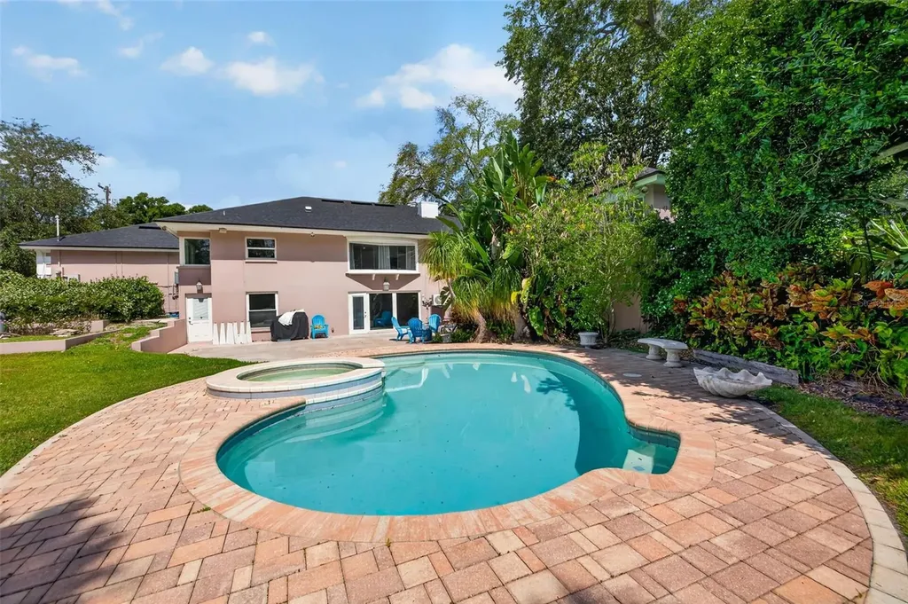 461 Ponce De Leon Boulevard Belleair FL 33756