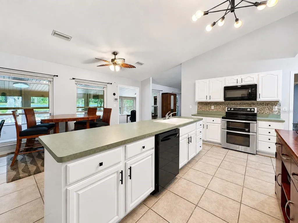 16758 SE 181st Terrace Weirsdale FL 32195