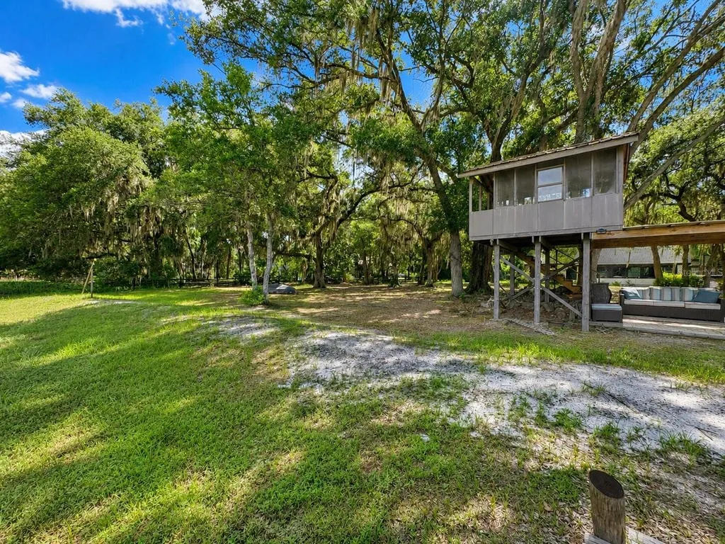 16758 SE 181st Terrace Weirsdale FL 32195