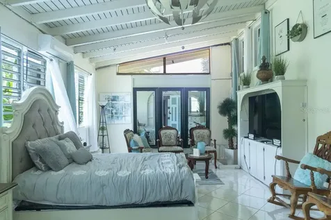 393 Monte Carmelo Vieques PR 00765
