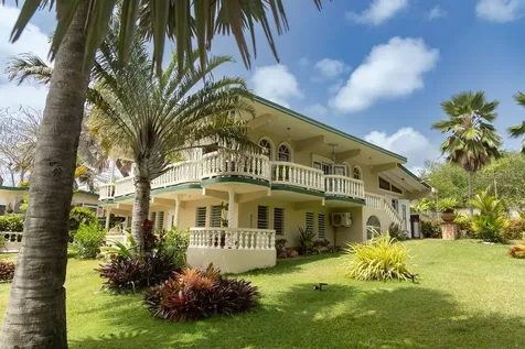 393 Monte Carmelo Vieques PR 00765