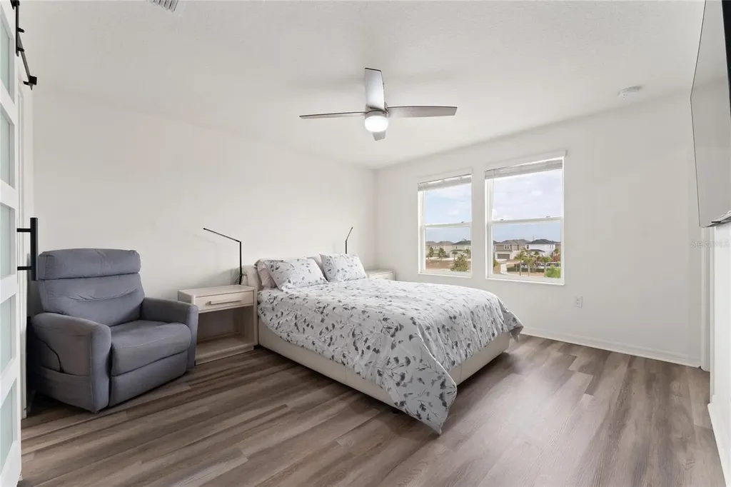 697 Stoney Point Circle Davenport FL 33896