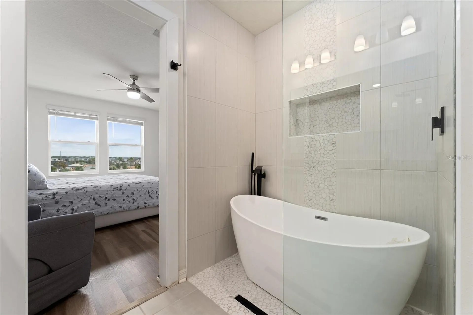 697 Stoney Point Circle Davenport FL 33896