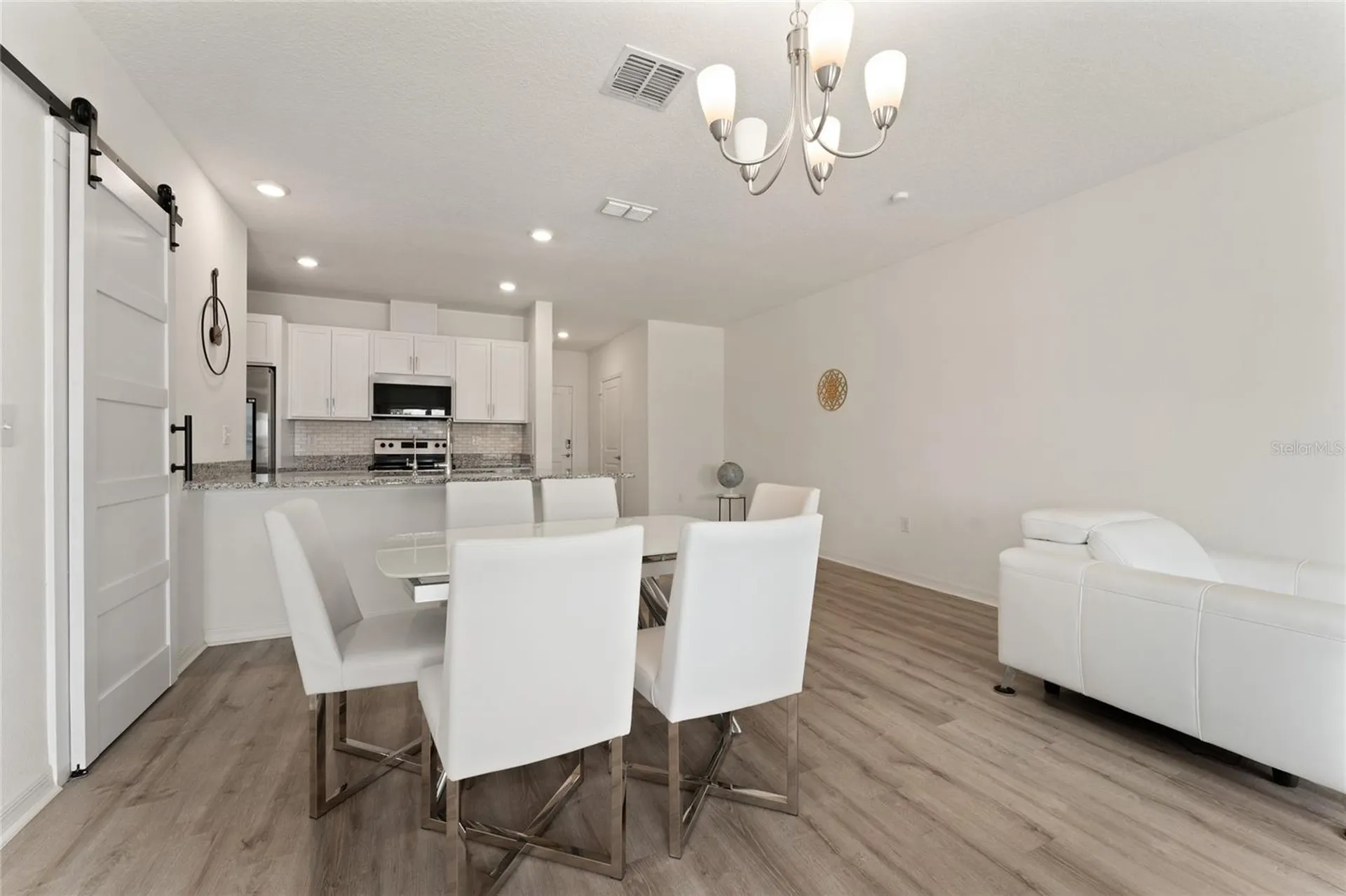 697 Stoney Point Circle Davenport FL 33896