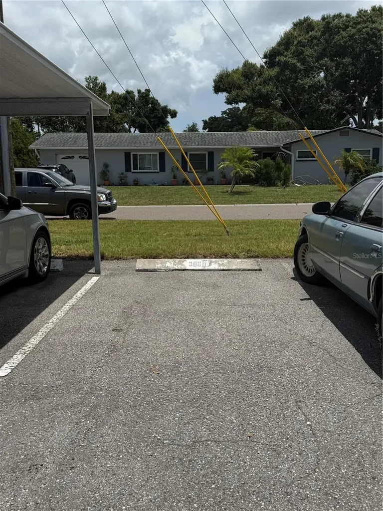 5725 12th Avenue N St Petersburg FL 33710