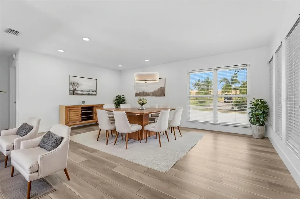 138 Holly Avenue Sarasota FL 34243